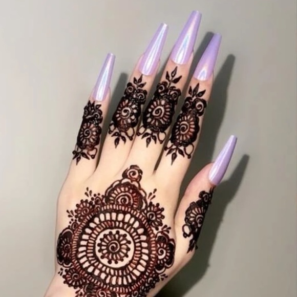 Touch and glow fake extra long nails in color purple glow brand new in box - Picture 2 of 16